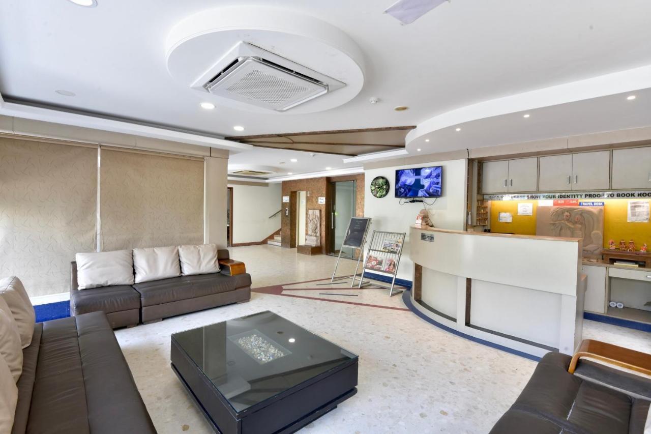 Hotel Bhoomivilas Agra  Kültér fotó