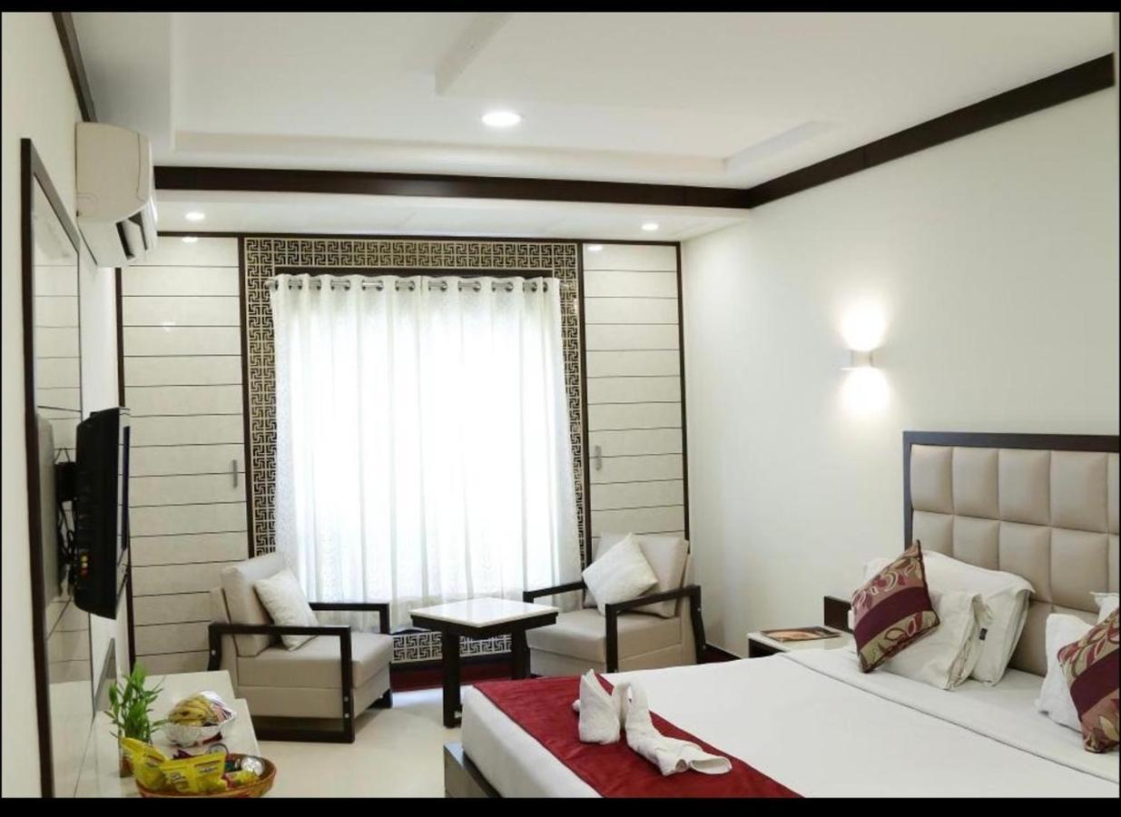 Hotel Bhoomivilas Agra  Kültér fotó
